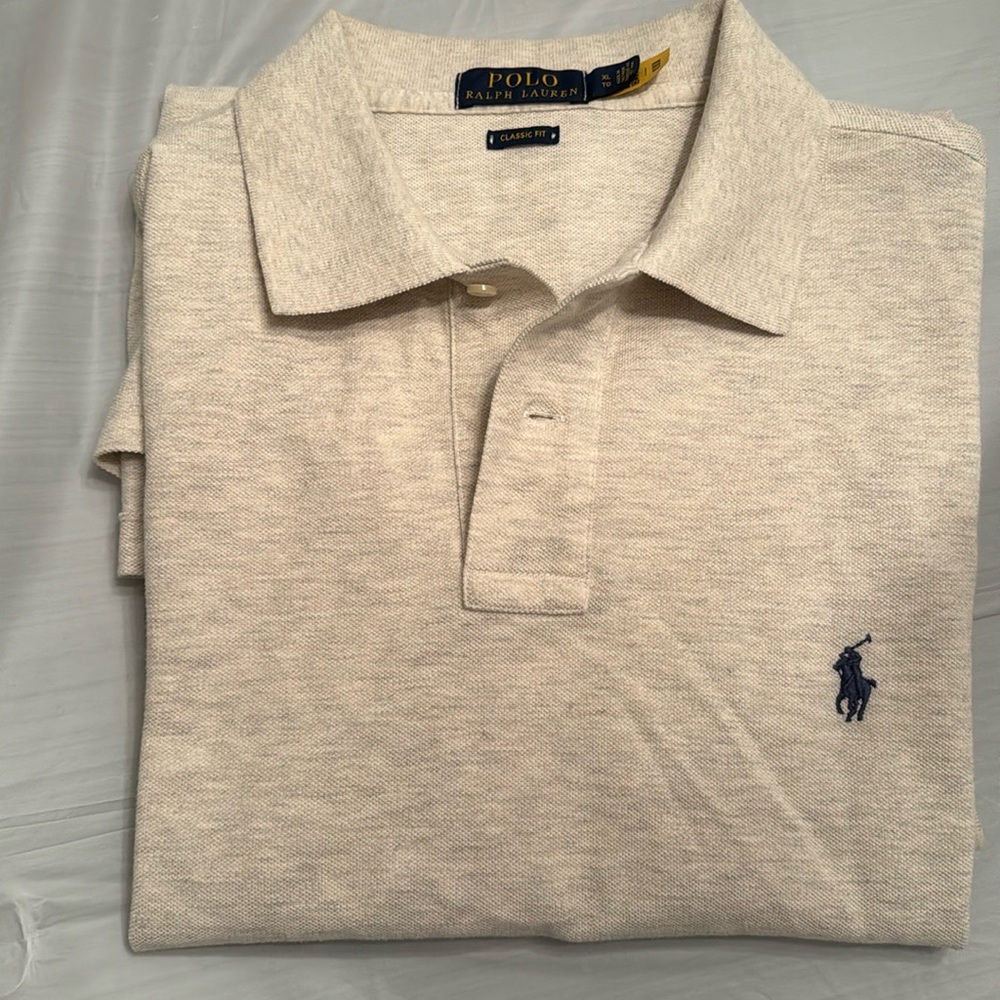 Ralph Lauren Polo RN 41381 in excellent condition. Two button, XL Classic